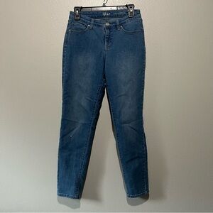 STYLE & CO- Denim Skinny Jeans with Floral Design Size 6 Curvy